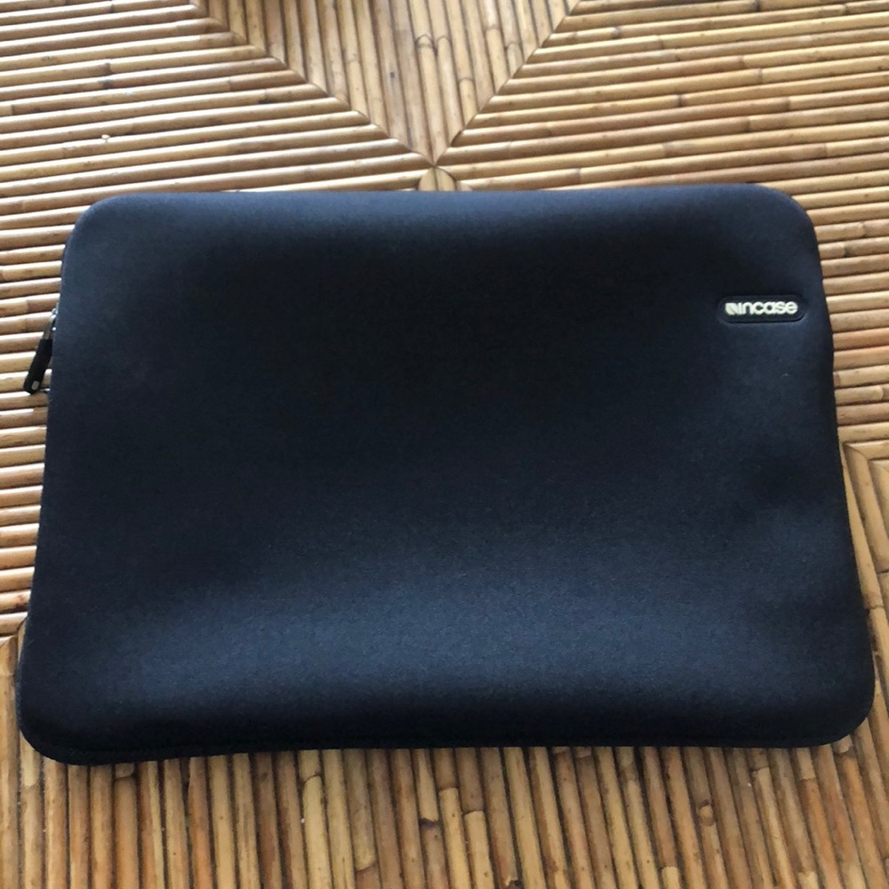 Incase Labtop Case